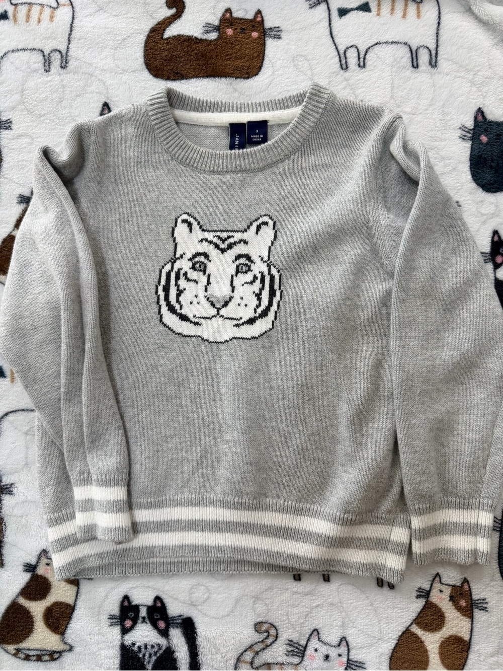 3x$21 Janie and Jack Light Gray Knit Tiger Sweater